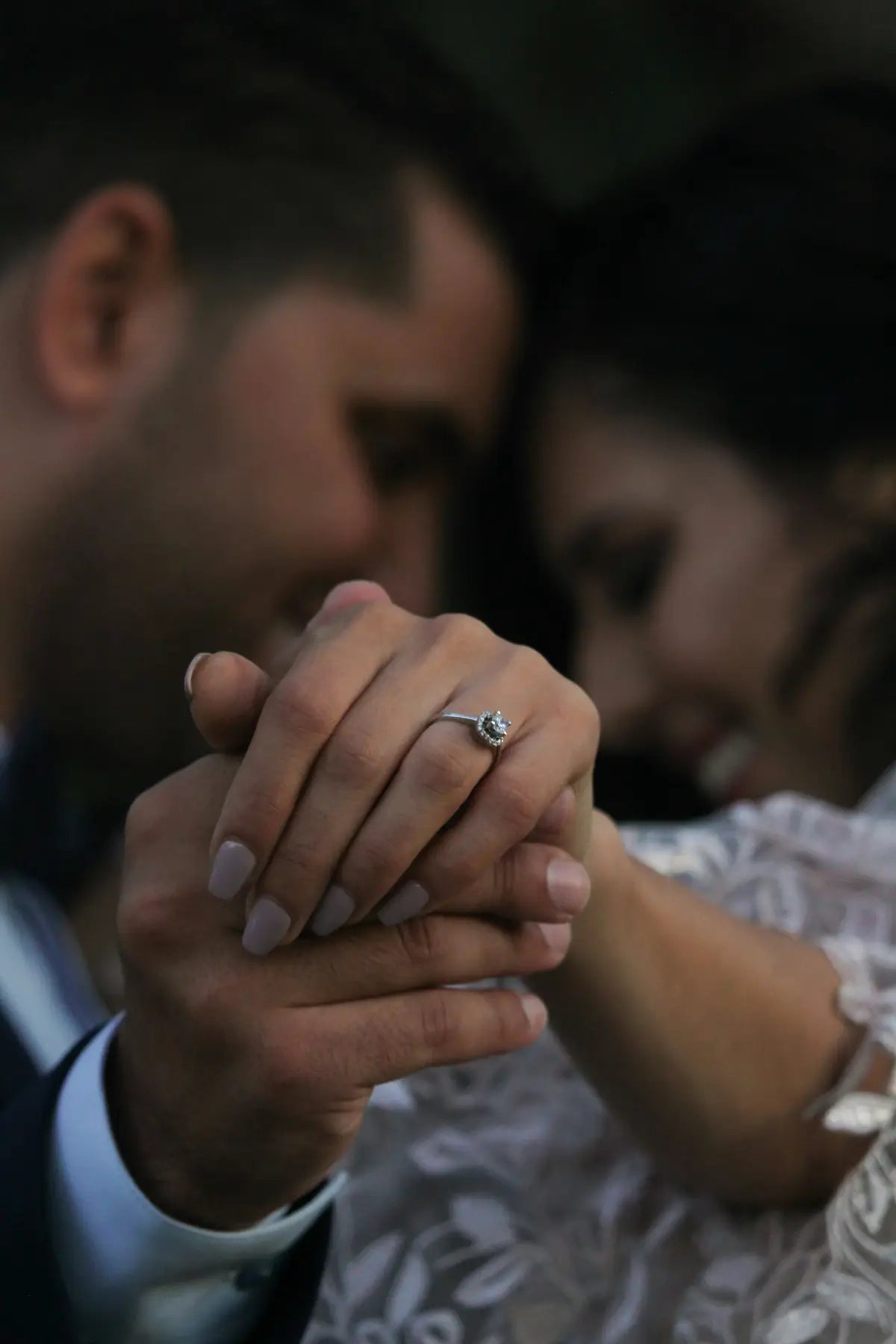 Cómo Elegir el Anillo Perfecto: Una Guía de Joyería Castro