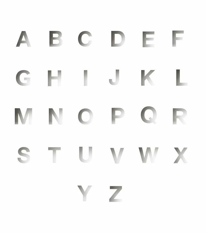 Collar con Letra Plateada